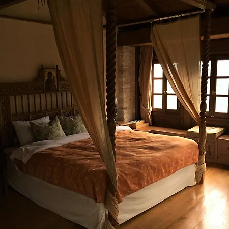 Old Gorianádhes